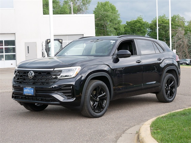 2025 Volkswagen Atlas Cross Sport SE R-Line photo 4