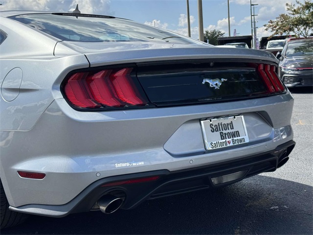 2022 Ford Mustang EcoBoost photo 11