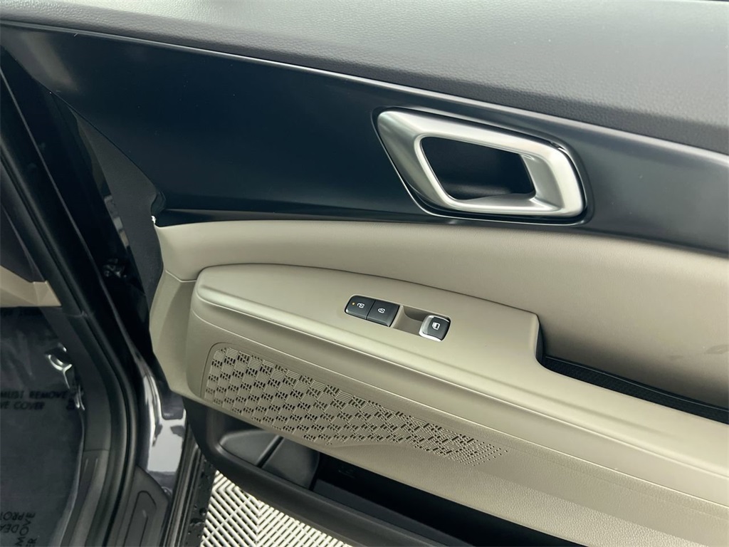 2026 Kia Carnival LX photo 31
