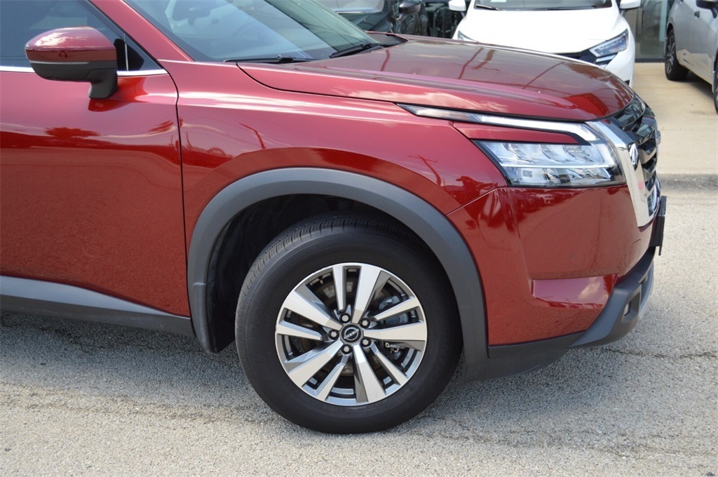 2022 Nissan Pathfinder SL photo 2