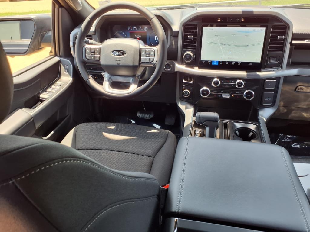 2025 Ford F-150 XLT photo 4