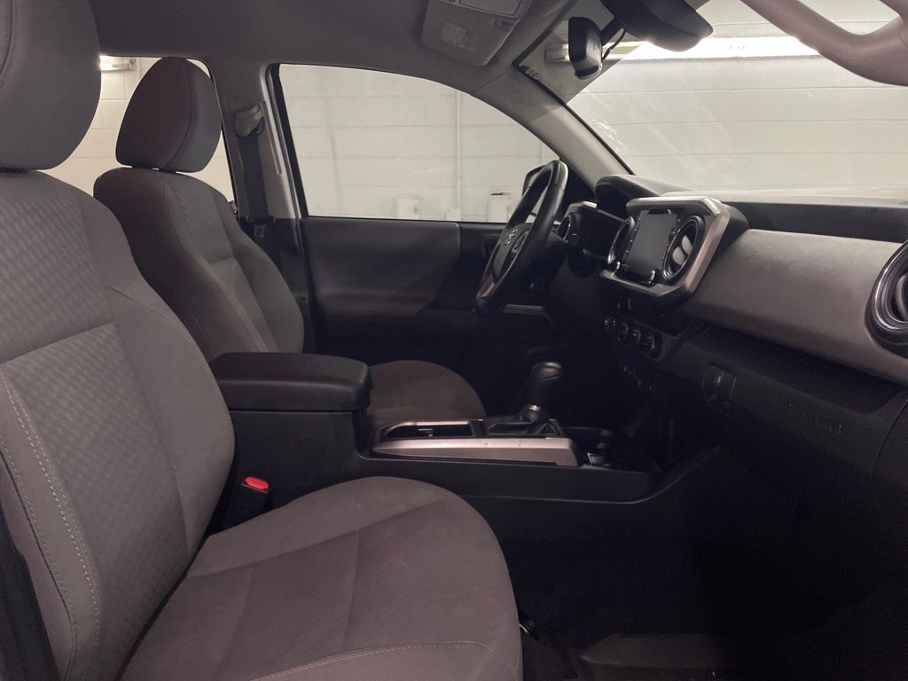 2023 Toyota Tacoma SR5 photo 18