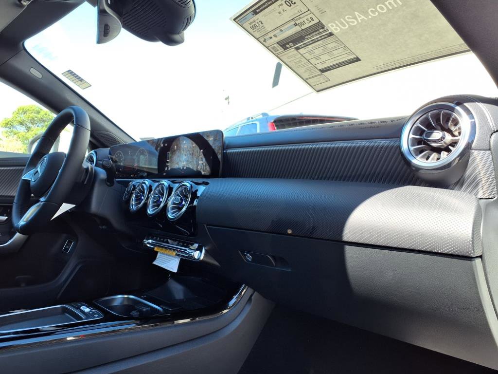 2025 Mercedes Benz CLA 250 photo 8