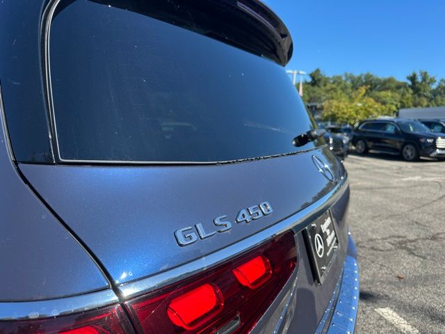 2026 Mercedes Benz GLS 450 4MATIC photo 11