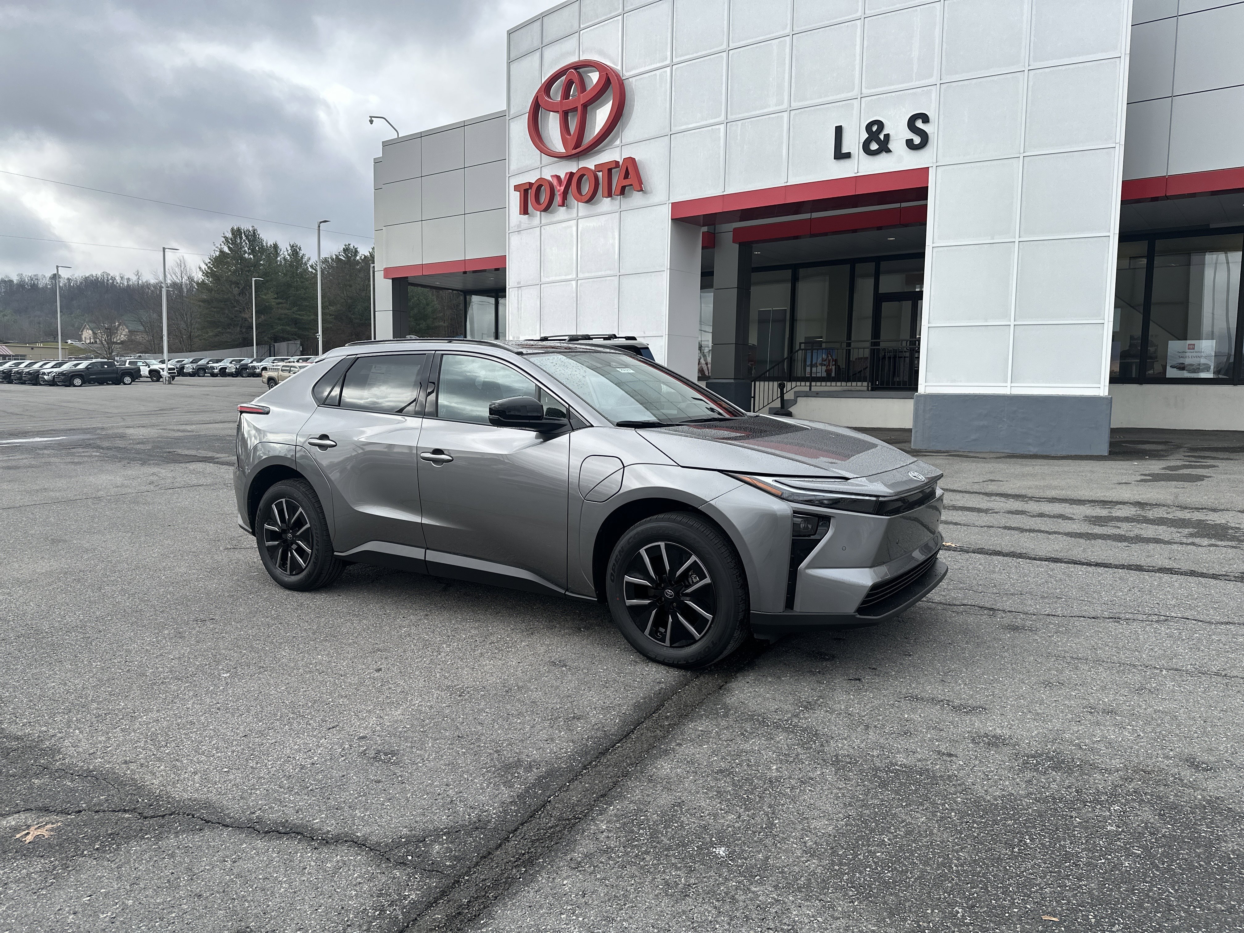 2026 Toyota bZ XLE's photo