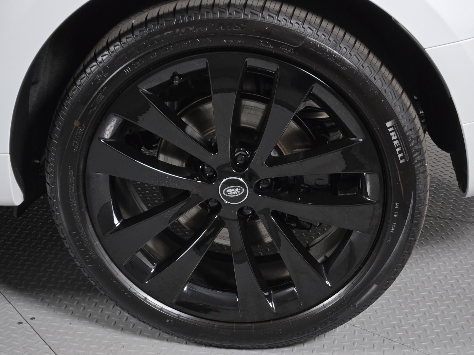 2025 Land Rover Range Rover Sport SE photo 9
