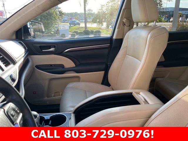 2016 Toyota Highlander Limited Platinum photo 10
