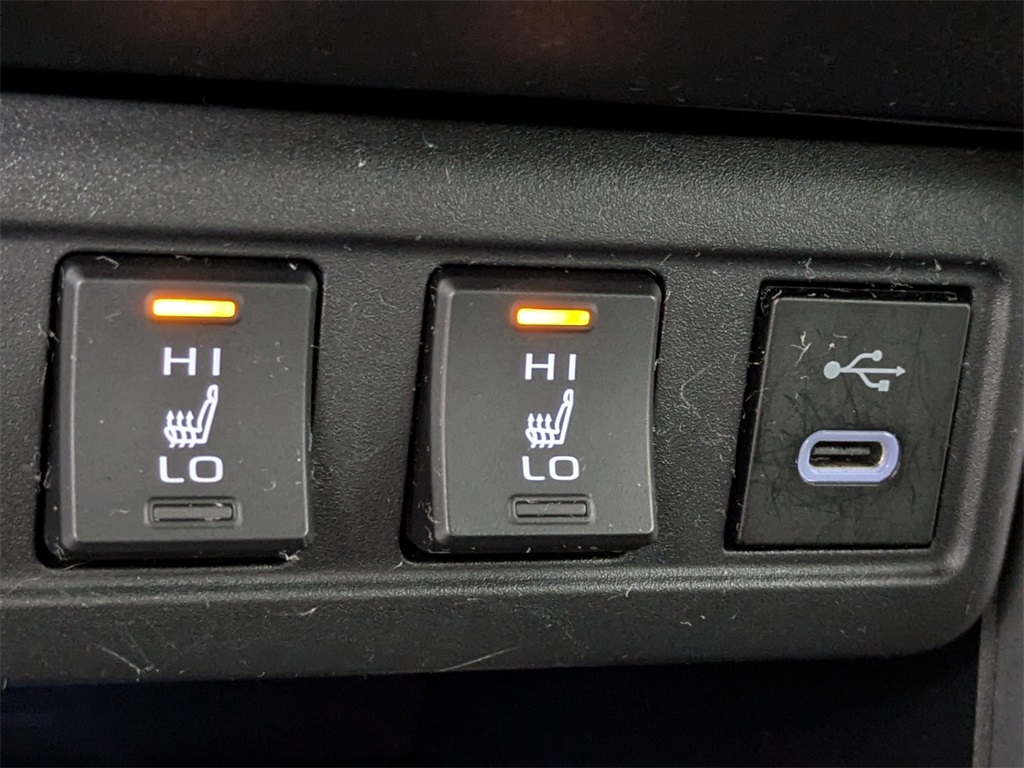 2023 Toyota Corolla Cross XLE photo 20