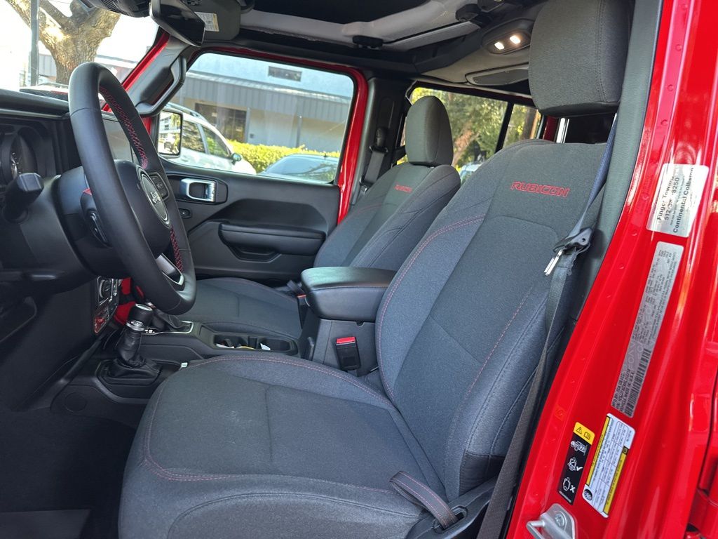 2024 Jeep Gladiator Rubicon photo 17
