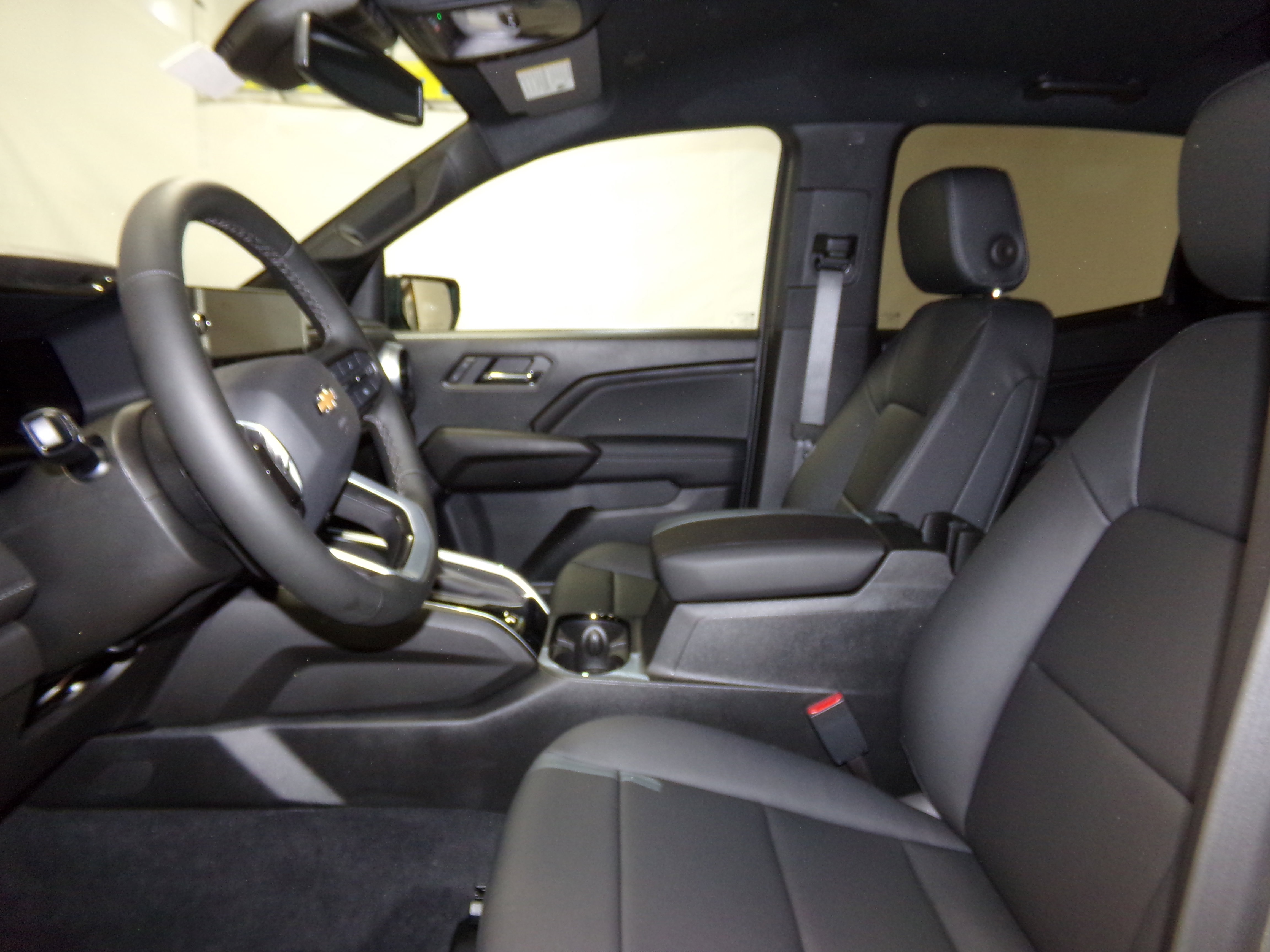 2025 Chevrolet Colorado Work Truck LT photo 13