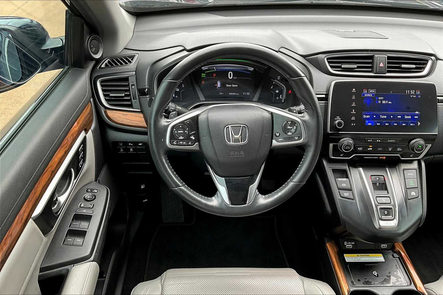 2022 Honda CR-V Hybrid Touring photo 5