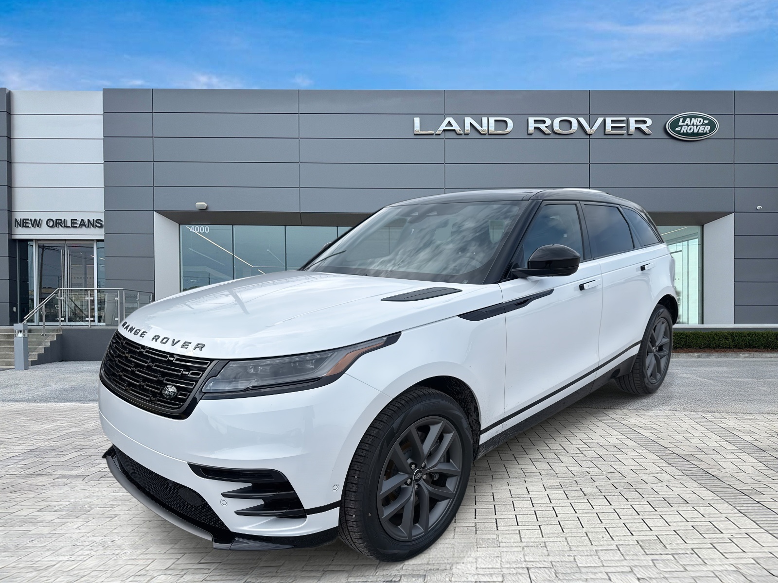 2026 Land Rover Range Rover Velar Dynamic SE's photo