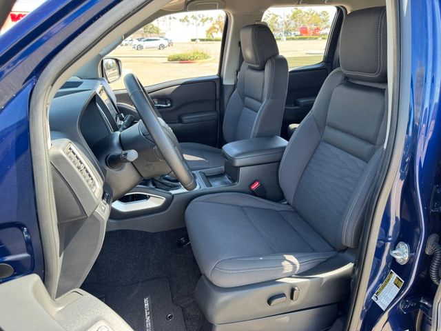2023 Nissan Frontier SV photo 4