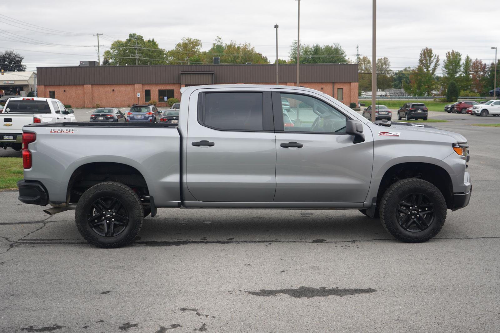 2026 Chevrolet Silverado 1500 Custom Trail Boss photo 2