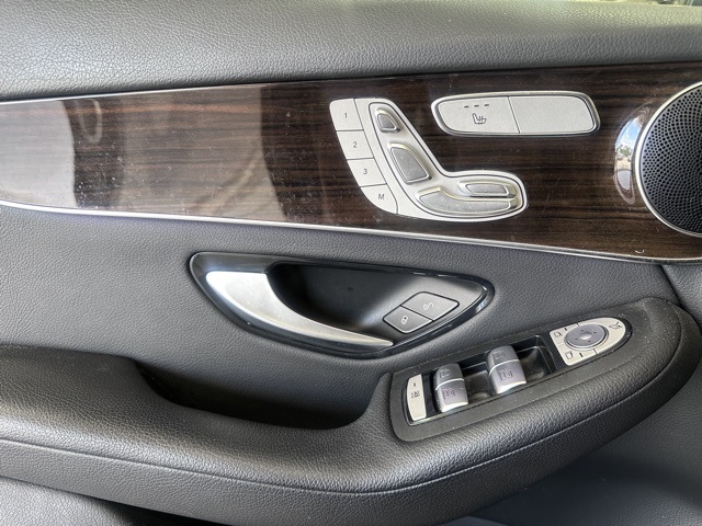 2022 Mercedes Benz GLC 300 4MATIC photo 12