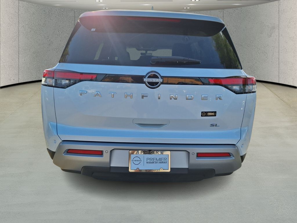 2025 Nissan Pathfinder SL photo 3