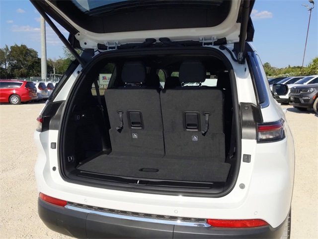 2025 Jeep Grand Cherokee Laredo Altitude photo 22