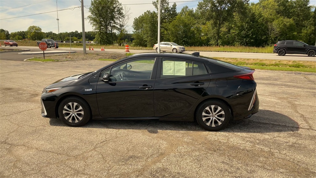 2021 Toyota Prius Prime LE photo 5