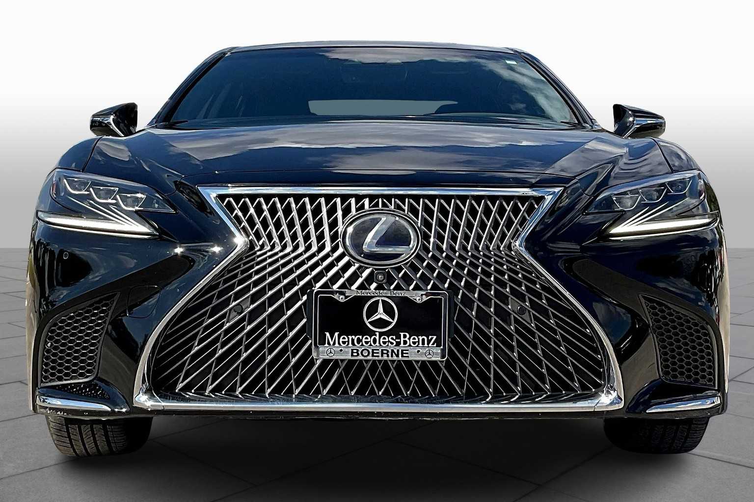 2018 Lexus LS 500h photo 3