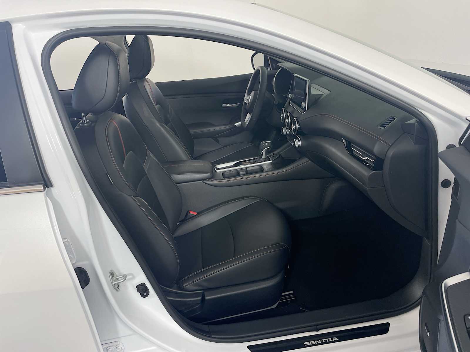 2022 Nissan Sentra SR photo 22