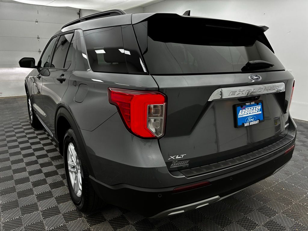 2023 Ford Explorer XLT photo 12