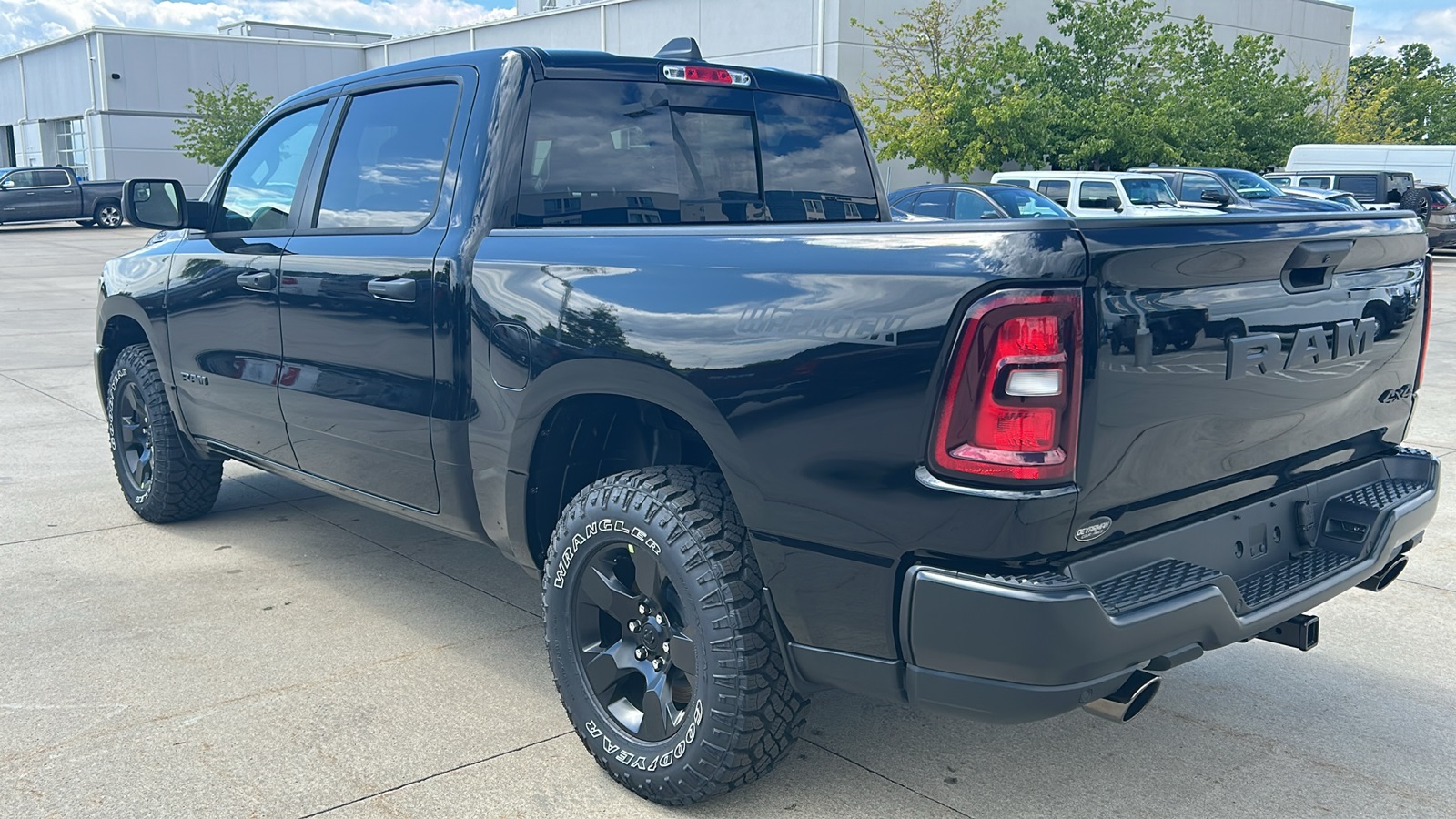 2025 Ram 1500 Tradesman Warlock photo 4