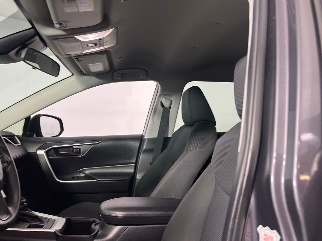2024 Toyota RAV4 LE photo 18