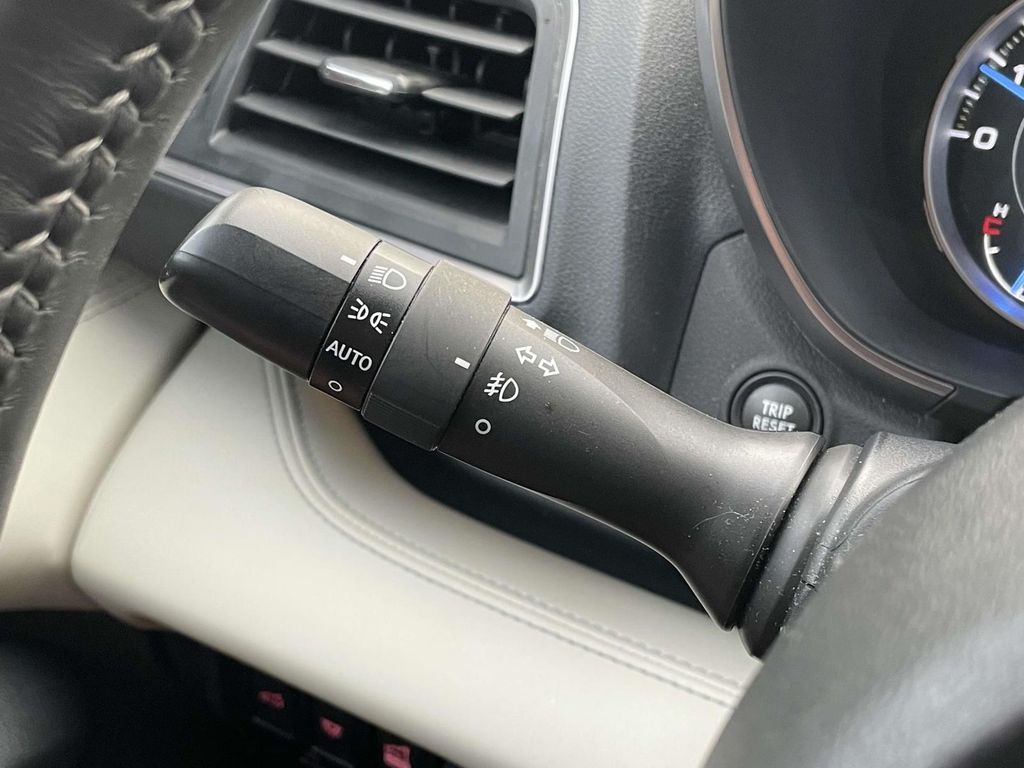 2022 Subaru Ascent Touring photo 11