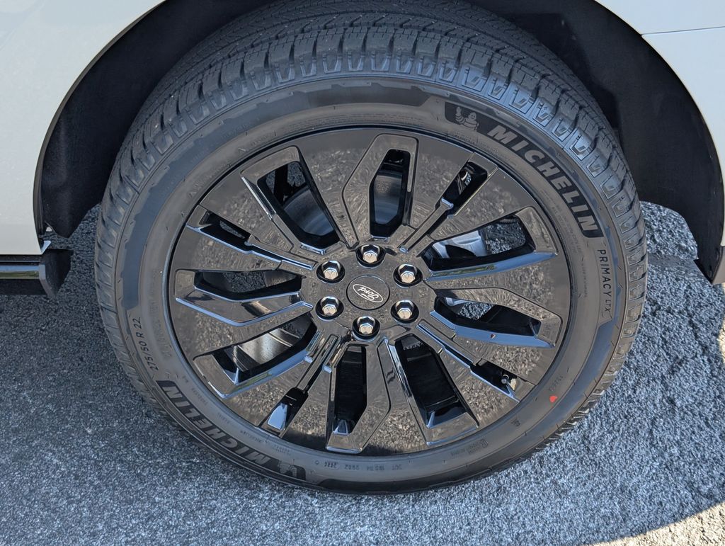 2025 Ford Expedition Platinum photo 10