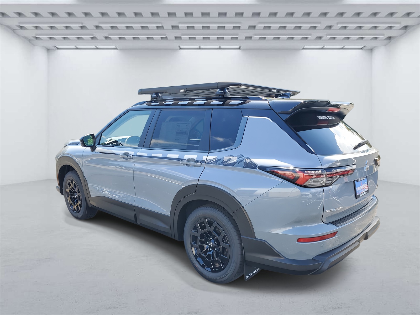 2025 Mitsubishi Outlander S-AWC photo 2