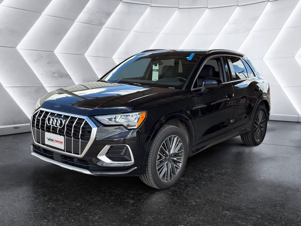 2022 Audi Q3 Premium photo 3
