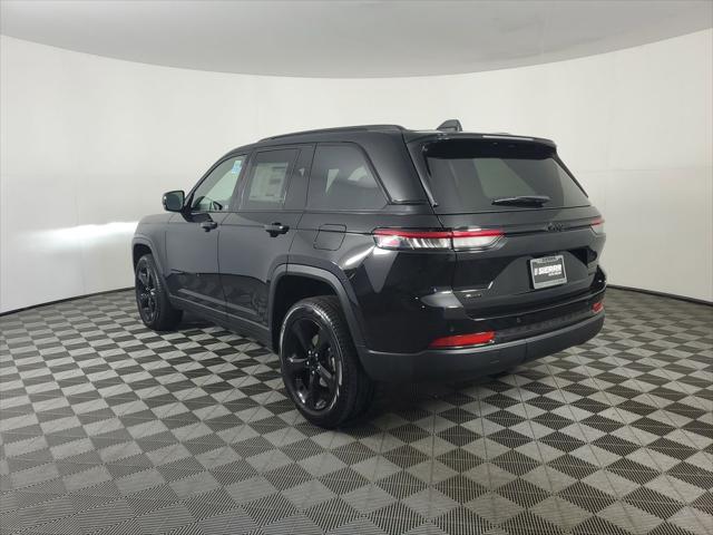 2025 Jeep Grand Cherokee Limited photo 2