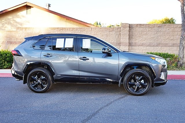 Used 2020  Toyota XSE image 6