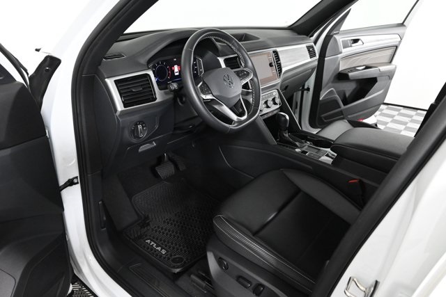 2022 Volkswagen Atlas Cross Sport SE Technology photo 16