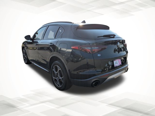 2022 Alfa Romeo Stelvio Ti photo 5