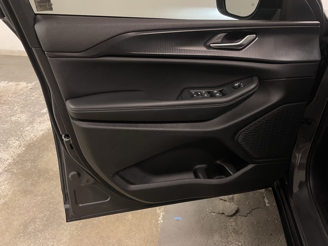 2024 Jeep Grand Cherokee Laredo photo 14
