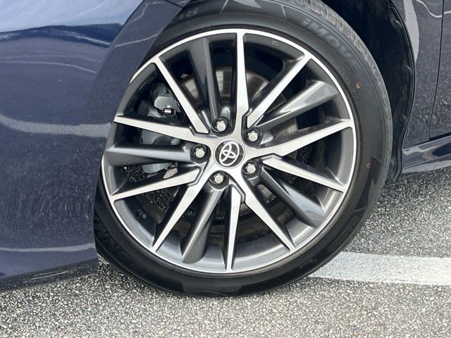 2022 Toyota Camry XLE photo 2
