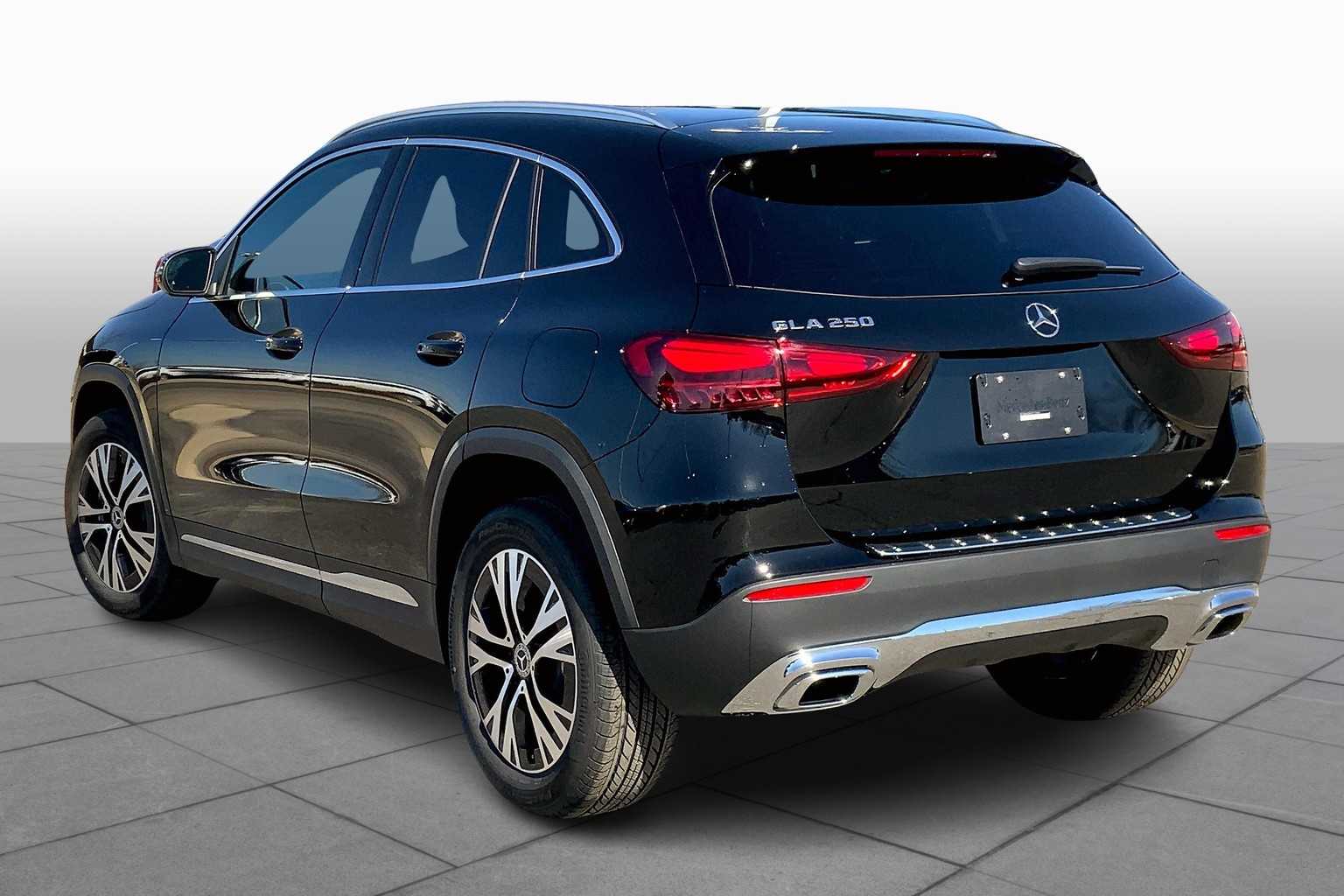 2025 Mercedes Benz GLA 250 photo 4