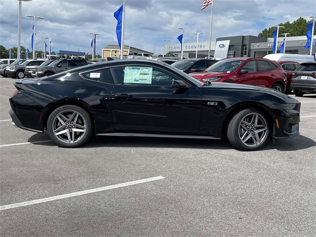 2025 Ford Mustang GT Premium photo 2