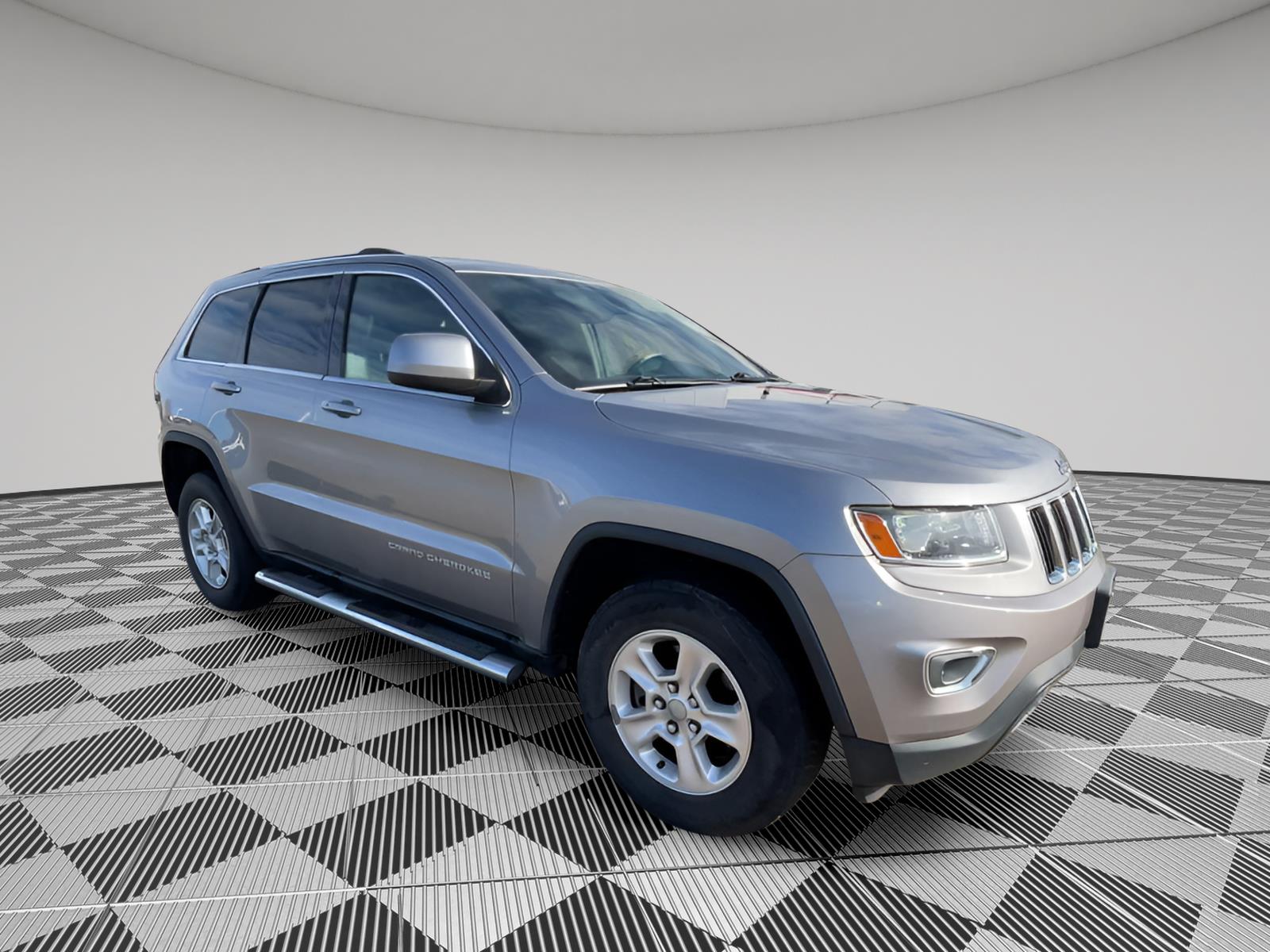 Used 2014 Jeep Grand Cherokee Laredo with VIN 1C4RJFAG8EC262549 for sale in Kansas City