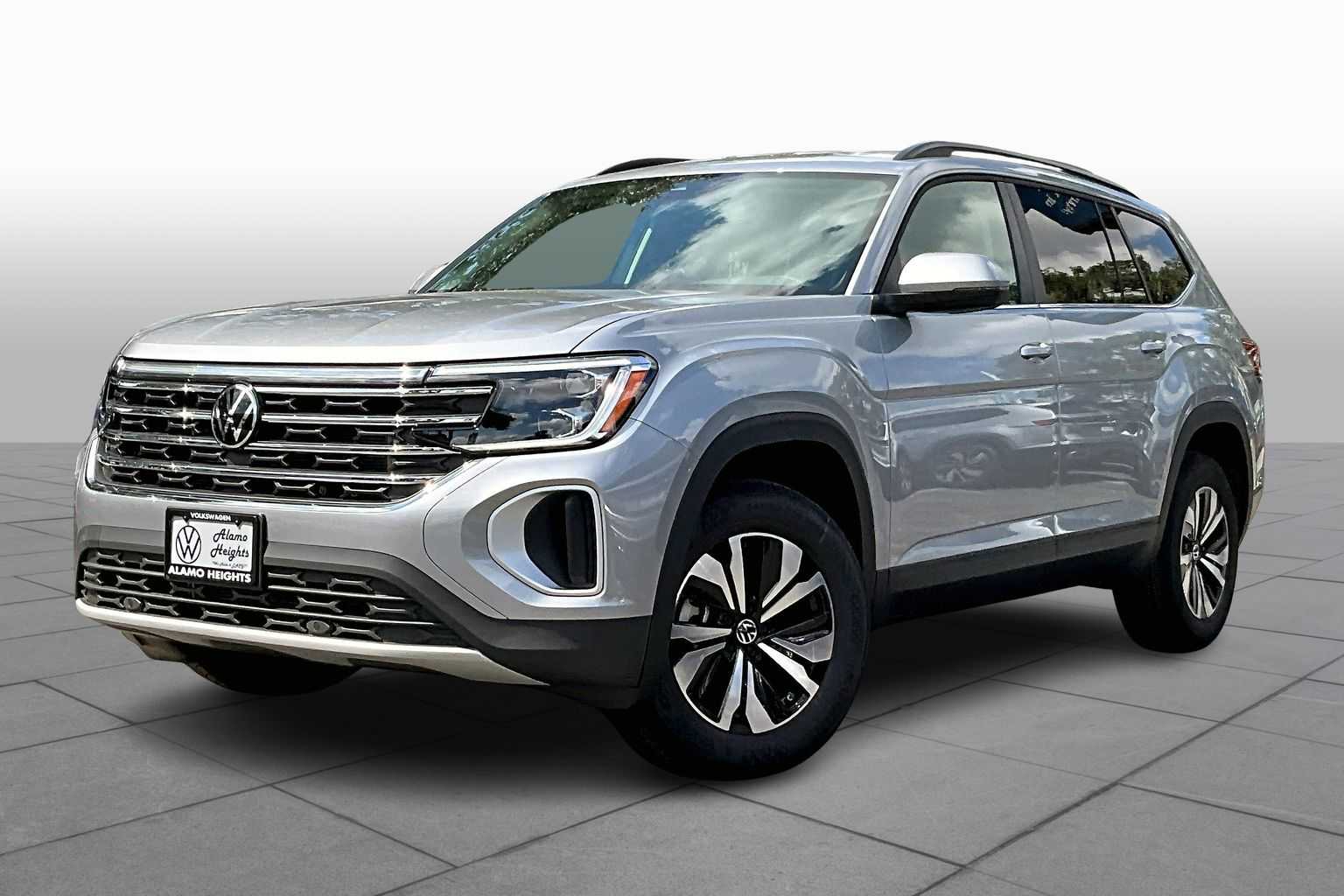 2026 Volkswagen Atlas SE's photo