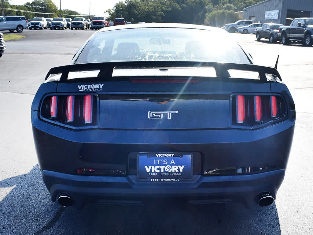 2012 Ford Mustang GT Premium photo 21