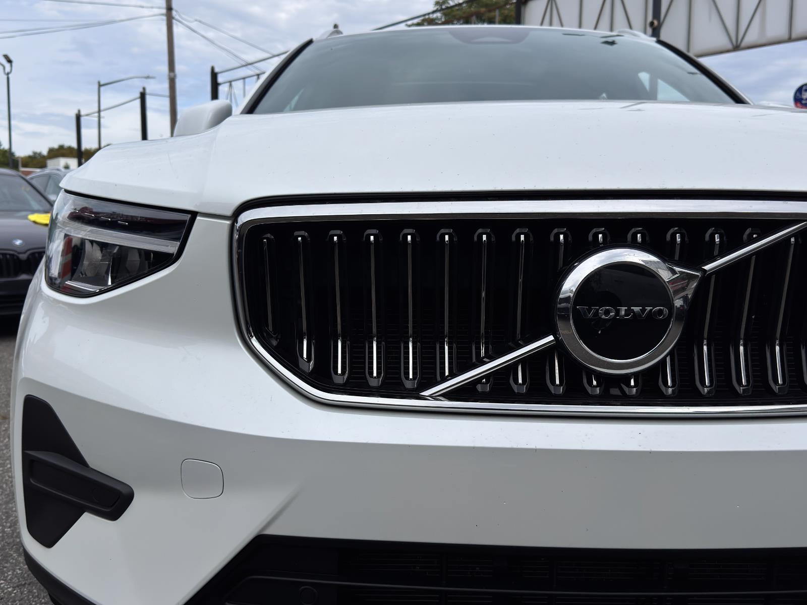 2025 Volvo XC40 Core photo 10