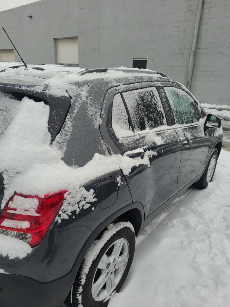 2016 Chevrolet Trax LT photo 2