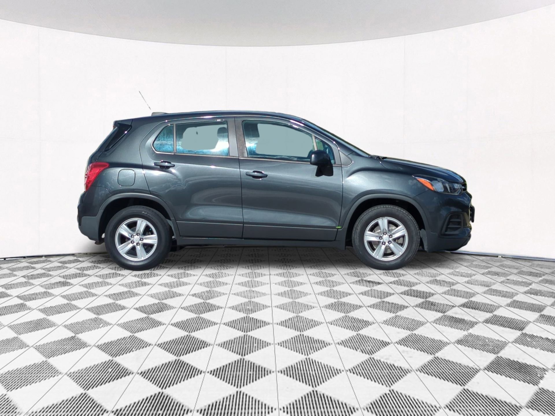 2020 Chevrolet Trax LS photo 4