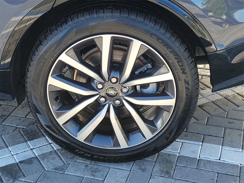 2025 Land Rover Discovery SE photo 13