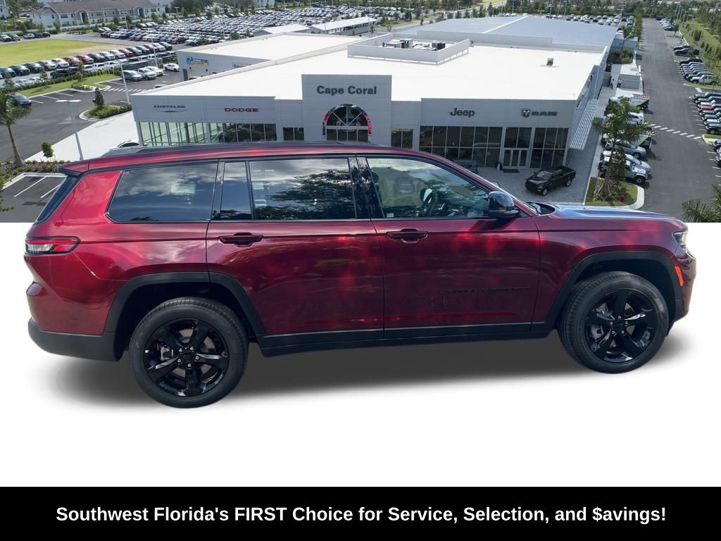 2025 Jeep Grand Cherokee Limited photo 2