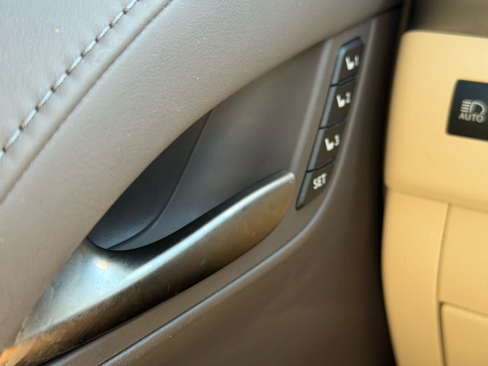 2021 Lexus LX 570 photo 24