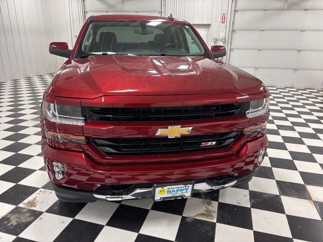 Used 2018 Chevrolet Silverado 1500 LT Z71 with VIN 3GCUKREC1JG614622 for sale in Rochester, Minnesota