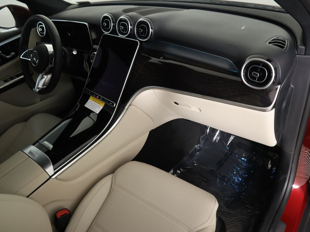 2025 Mercedes Benz GLC 300 photo 17
